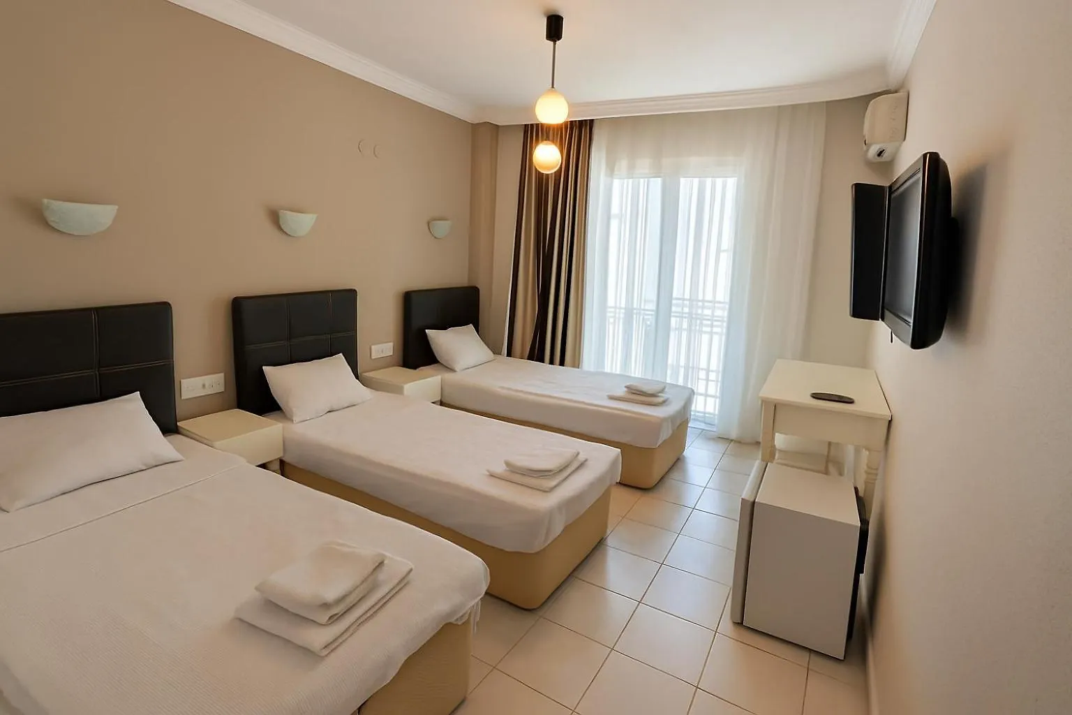 Karadede Otel Çeşme